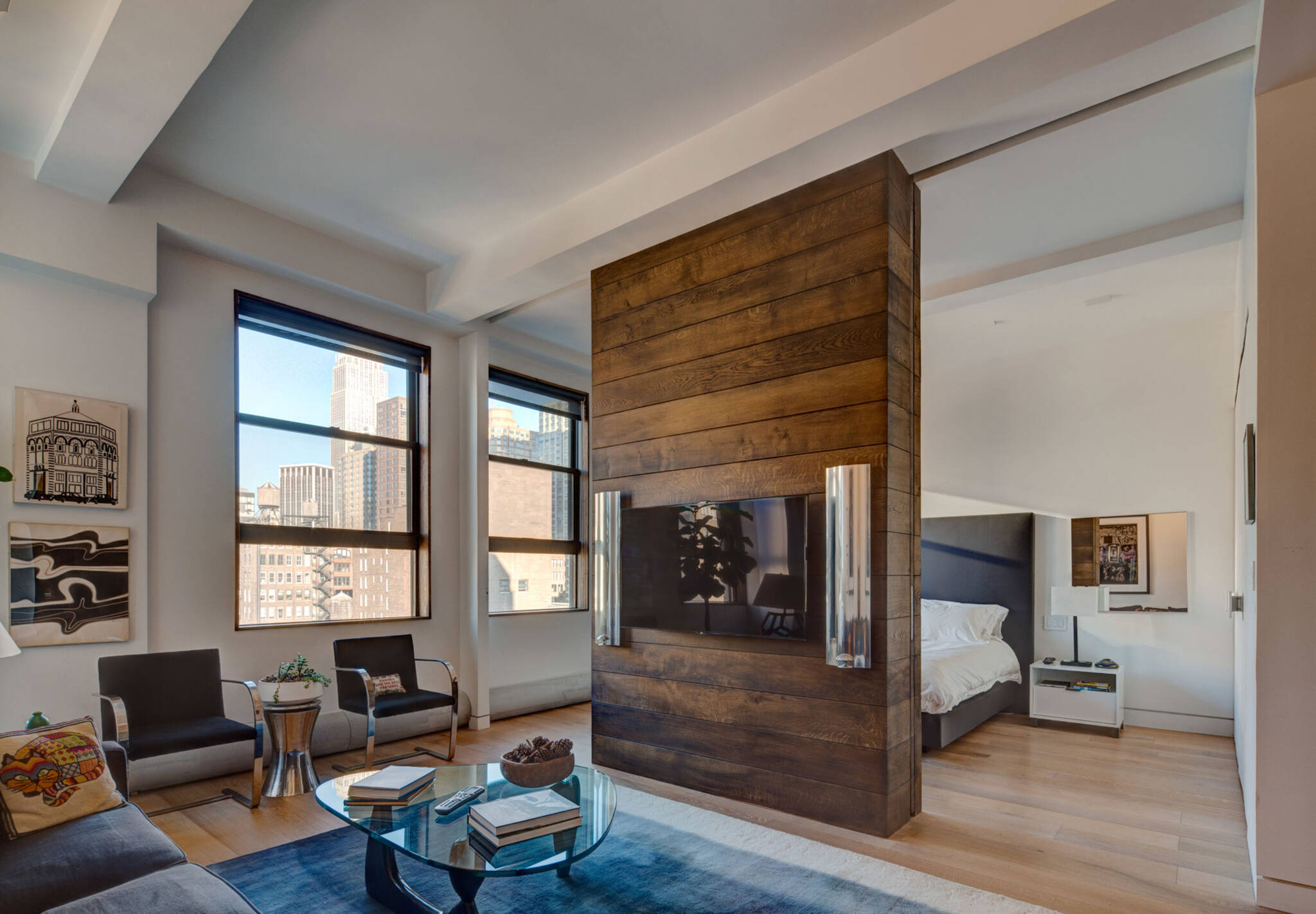 Open space of the residence renovation project in the Chelsea Mews building on the Flatiron District in Manhattan, New York City designed by the architecture studio Danny Forster & Architecture